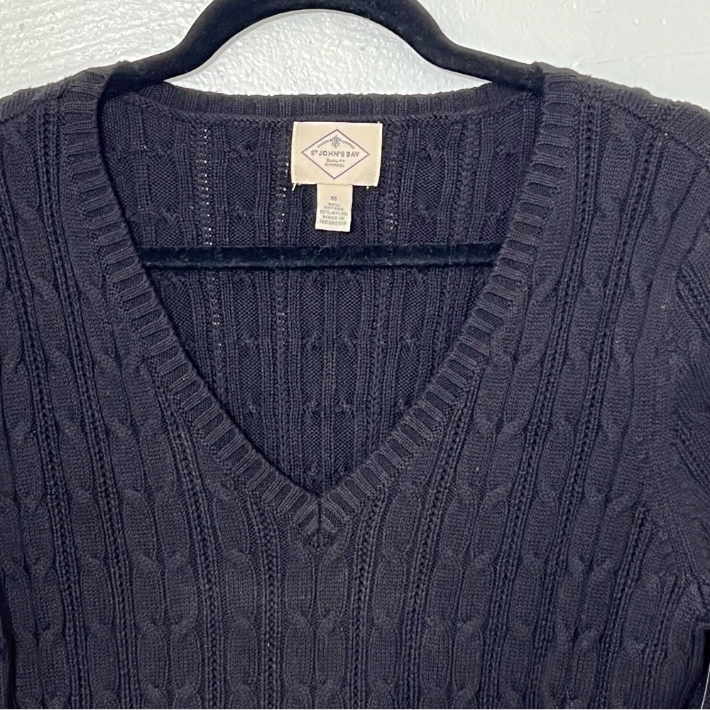 St. John’s Bay Women’s Long Sleeve Pullover Cable Knit, Ribbed Trim, V-Neck, Med - Picture 2 of 7